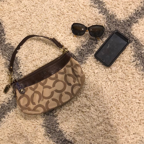 Coach Handbags - Brown coach shoulder bag 👜👩🏼